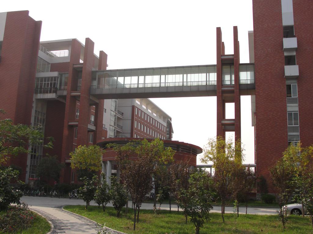 新葡萄8883官网AMG教学办公楼.jpg